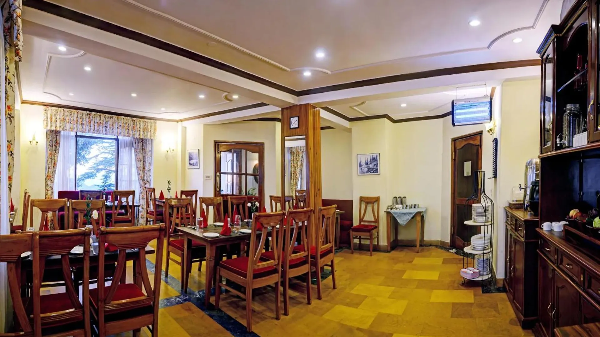 Summit Le Royale Ξενοδοχείο Σίμλα 4*,